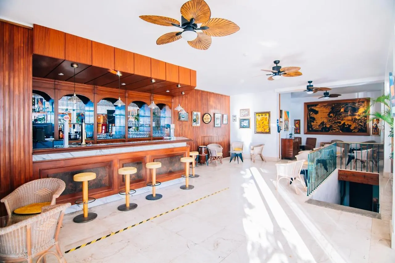 Hotel Roger De Flor By Seleqtta Lloret de Mar