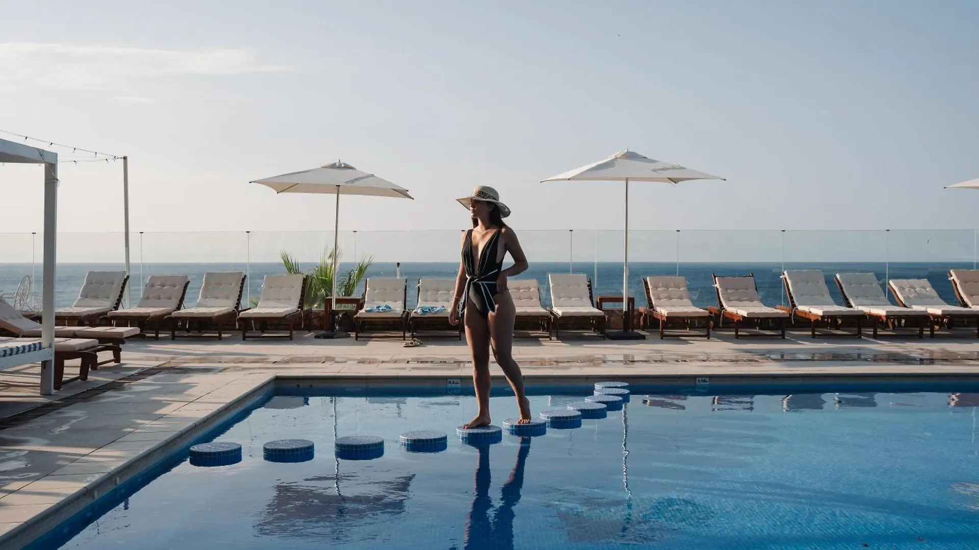 Hotel Roger De Flor By Seleqtta Lloret de Mar 4*,