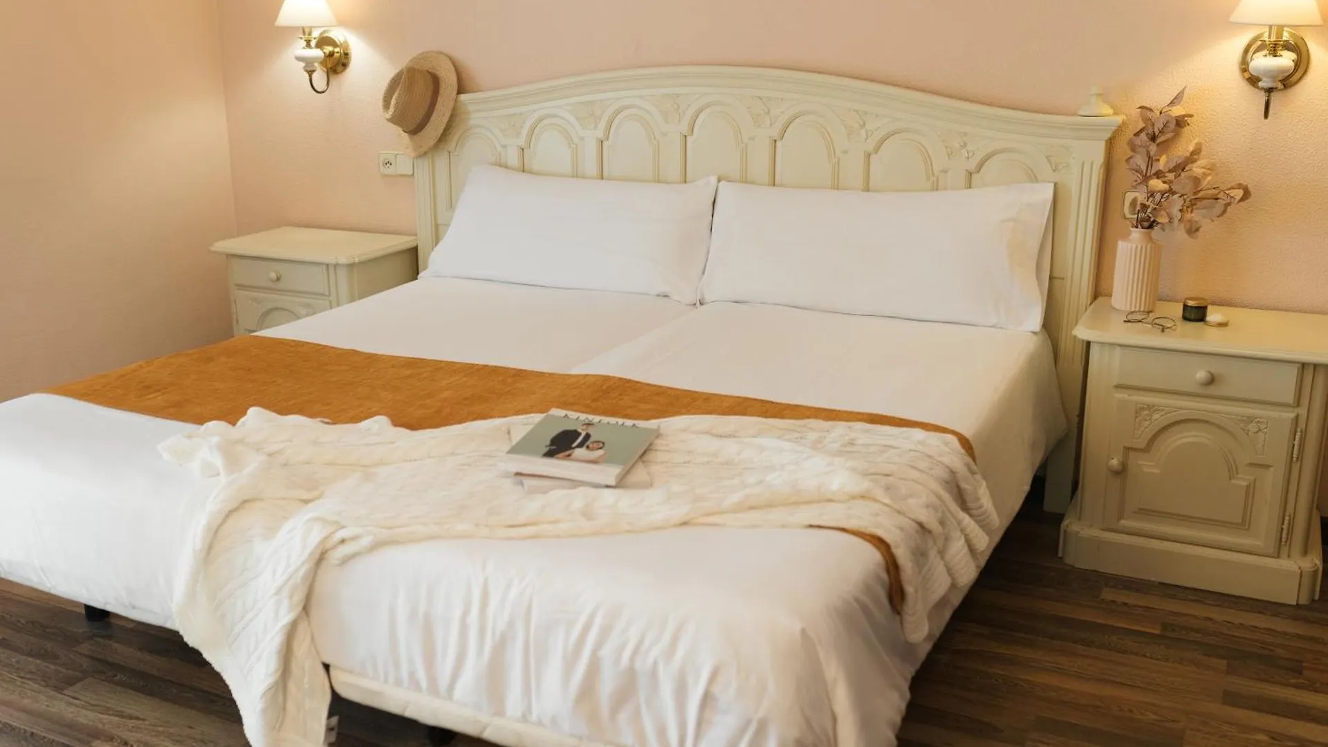 Roger de Flor Seleqtta Hotel Lloret de Mar
